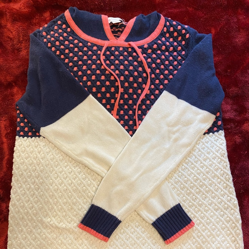 SMALL CHARTER CLUB HOODED SWEATER